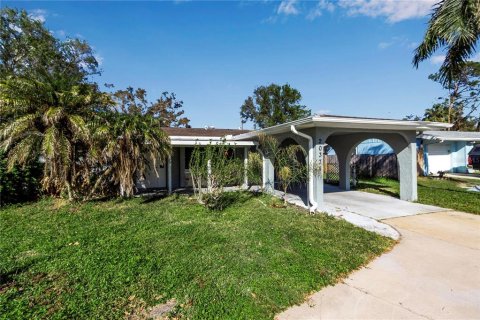 Casa en alquiler en Port Charlotte, Florida, 3 dormitorios, 138.05 m2 № 1801741 - foto 1
