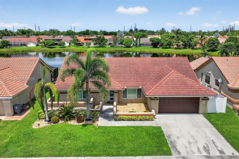 House in Boynton Beach, Florida 3 bedrooms, 211.72 sq.m. № 1922640 - photo 4