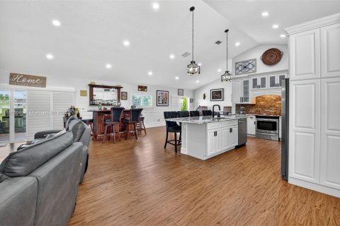 House in Boynton Beach, Florida 3 bedrooms, 211.72 sq.m. № 1922640 - photo 13