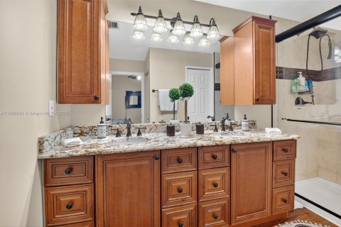 House in Boynton Beach, Florida 3 bedrooms, 211.72 sq.m. № 1922640 - photo 30