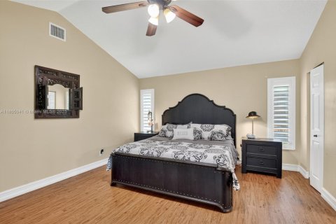House in Boynton Beach, Florida 3 bedrooms, 211.72 sq.m. № 1922640 - photo 27