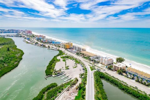 Condominio en alquiler en Indian Shores, Florida, 2 dormitorios, 91.97 m2 № 1670824 - foto 3