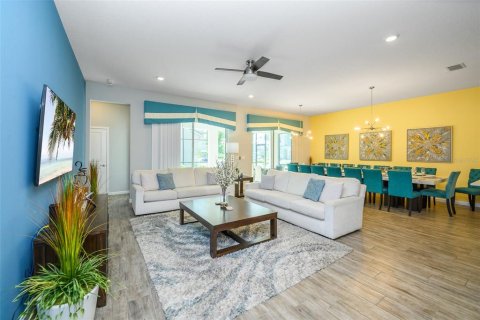 House in Kissimmee, Florida 12 bedrooms, 442.4 sq.m. № 1552945 - photo 13