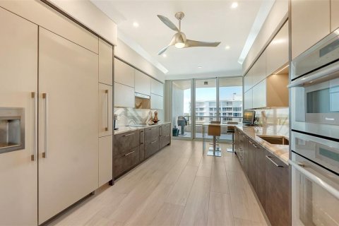Купить кондоминиум в Лонгбоут-Ки, Флорида 8 комнат, 239.69м2, № 2166247 - фото 10