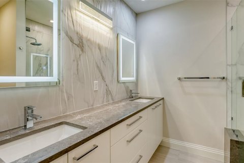 Купить кондоминиум в Лонгбоут-Ки, Флорида 8 комнат, 239.69м2, № 2166247 - фото 25