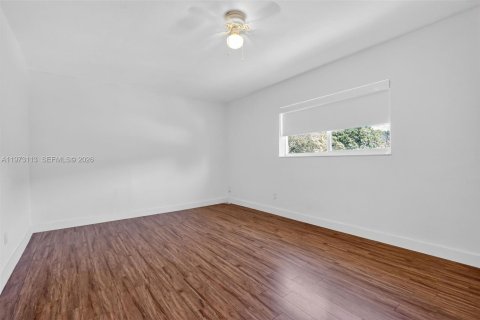 Casa en venta en Miami, Florida, 3 dormitorios, 229.47 m2 № 2033412 - foto 18