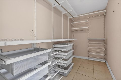 Casa en venta en Miami, Florida, 3 dormitorios, 229.47 m2 № 2033412 - foto 21