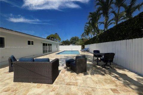 House in Deerfield Beach, Florida 4 bedrooms, 222.97 sq.m. № 1798995 - photo 9