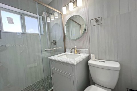Снять в аренду виллу или дом в Дирфилд-Бич, Флорида 4 спальни, 222.97м2, № 1798995 - фото 5