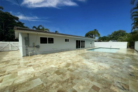 Villa ou maison à louer à Deerfield Beach, Floride: 4 chambres, 222.97 m2 № 1798995 - photo 20