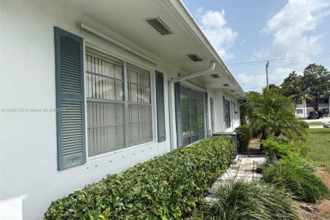Condominio en venta en Margate, Florida, 2 dormitorios, 71.72 m2 № 1934742 - foto 5