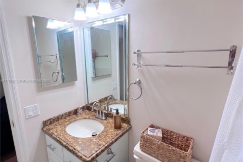 Casa en venta en Miami, Florida, 3 dormitorios, 210.42 m2 № 1867313 - foto 17