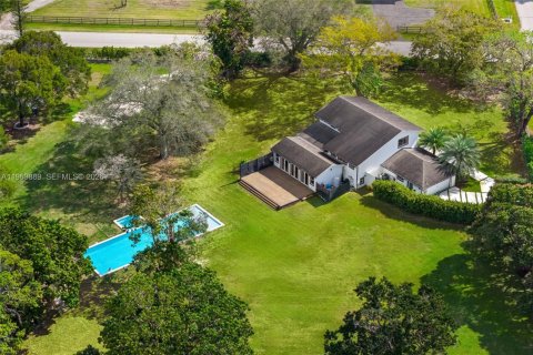 House in Southwest Ranches, Florida 4 bedrooms, 302.86 sq.m. № 2030694