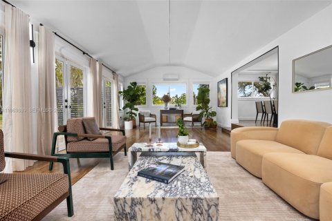 House in Southwest Ranches, Florida 4 bedrooms, 302.86 sq.m. № 2030694 - photo 21