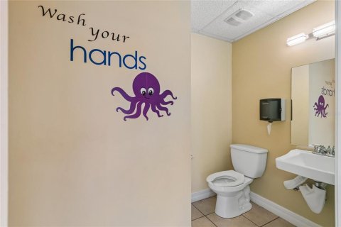 Immobilier commercial à vendre à Spring Hill, Floride: 180.51 m2 № 2102269 - photo 18