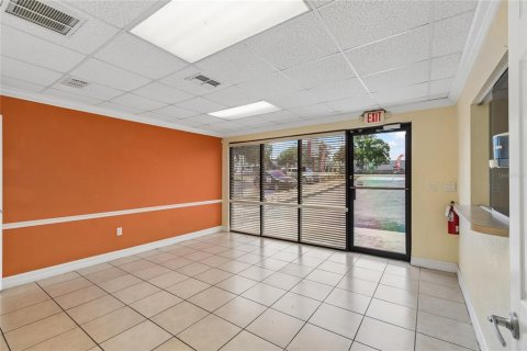 Immobilier commercial à vendre à Spring Hill, Floride: 180.51 m2 № 2102269 - photo 17