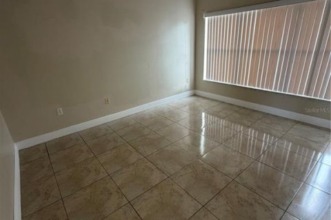 Villa ou maison à louer à Kissimmee, Floride: 5 chambres, 235.04 m2 № 2419366 - photo 11