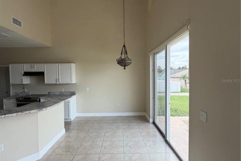 Villa ou maison à louer à Kissimmee, Floride: 5 chambres, 235.04 m2 № 2419366 - photo 4
