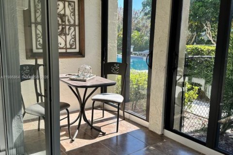 Condo in Vero Beach, Florida, 2 bedrooms  № 2044943 - photo 4