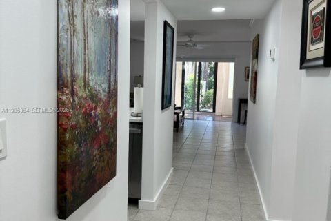 Condo in Vero Beach, Florida, 2 bedrooms  № 2044943 - photo 18