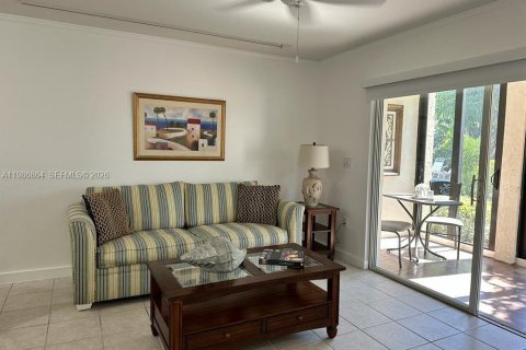 Condo in Vero Beach, Florida, 2 bedrooms  № 2044943 - photo 10
