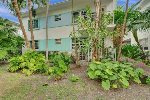 Condo in Miami Beach, Florida  № 1891948 - photo 12