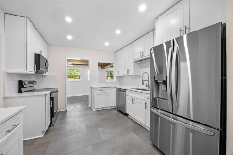 Casa en venta en Orlando, Florida, 3 dormitorios, 213.3 m2 № 1915658 - foto 5