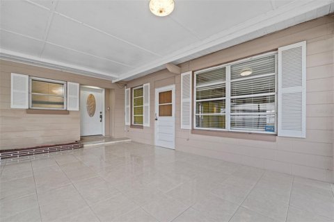 Villa ou maison à vendre à Winter Haven, Floride: 3 chambres, 199.65 m2 № 1389023 - photo 3