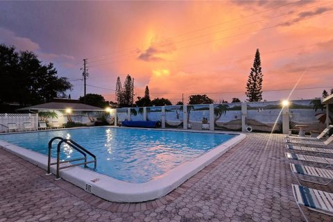 Copropriété à louer à Holiday, Floride: 2 chambres, 71.35 m2 № 2415019 - photo 5