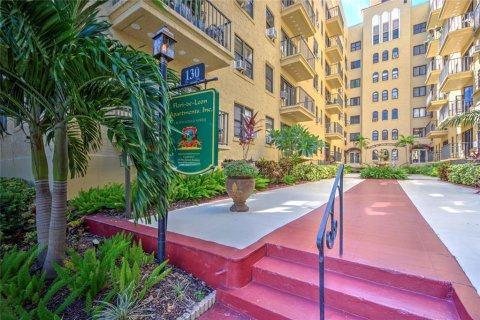 Condo à Saint Petersburg, Floride, 1 chambre № 2387405