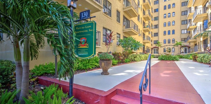 Condo à Saint Petersburg, Floride, 1 chambre  № 2387405
