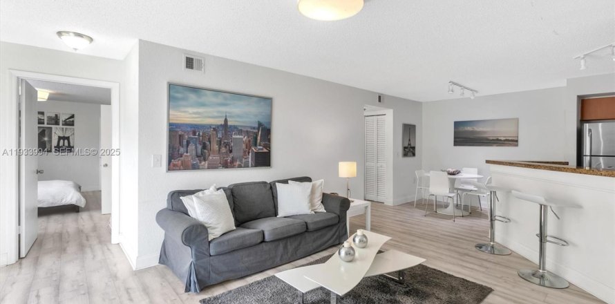 Condo in Sunrise, Florida, 2 bedrooms  № 1992224