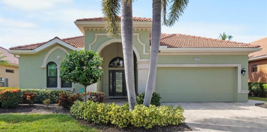 House in Sarasota, Florida 3 bedrooms, 220.83 sq.m. № 2111201