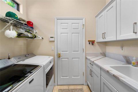 House in Sarasota, Florida 3 bedrooms, 220.83 sq.m. № 2111201 - photo 21