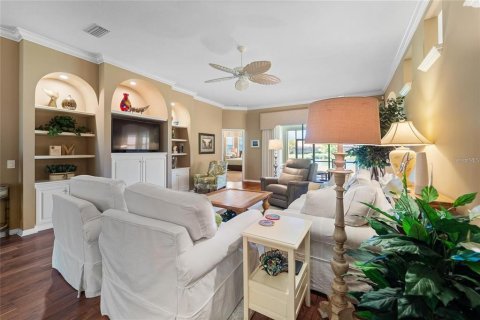 House in Sarasota, Florida 3 bedrooms, 220.83 sq.m. № 2111201 - photo 3