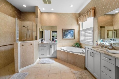 House in Sarasota, Florida 3 bedrooms, 220.83 sq.m. № 2111201 - photo 17