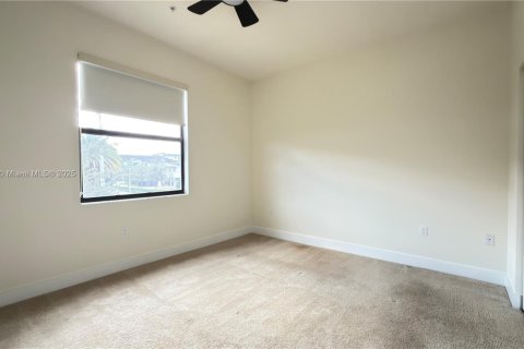 Condominio en venta en Doral, Florida, 3 dormitorios, 114.83 m2 № 1973927 - foto 11