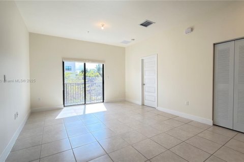 Condominio en venta en Doral, Florida, 3 dormitorios, 114.83 m2 № 1973927 - foto 10