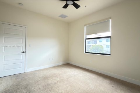 Condominio en venta en Doral, Florida, 3 dormitorios, 114.83 m2 № 1973927 - foto 12