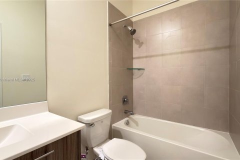 Condominio en venta en Doral, Florida, 3 dormitorios, 114.83 m2 № 1973927 - foto 18