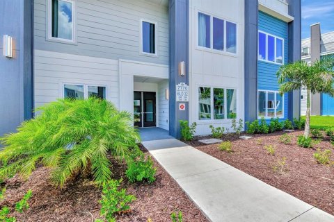Copropriété à vendre à Four Corners, Floride: 3 chambres, 139.35 m2 № 2427065 - photo 2