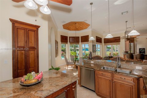 Villa ou maison à vendre à Pembroke Pines, Floride: 5 chambres, 420.01 m2 № 1996262 - photo 18