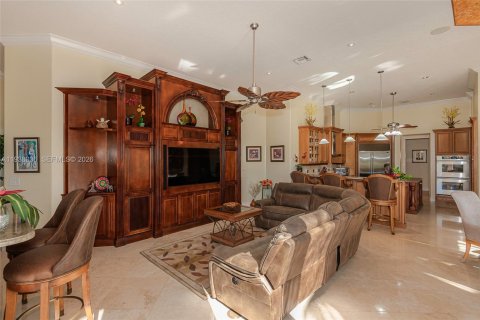 Villa ou maison à vendre à Pembroke Pines, Floride: 5 chambres, 420.01 m2 № 1996262 - photo 27