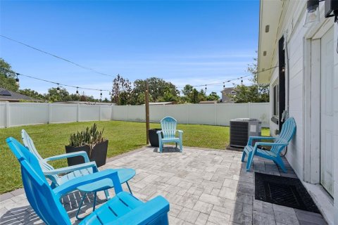House in Winter Garden, Florida 3 bedrooms, 104.05 sq.m. № 2156263 - photo 17