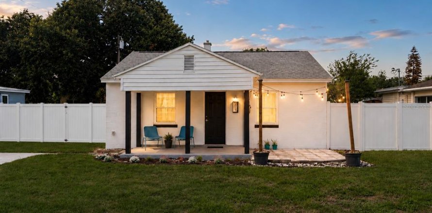 House in Winter Garden, Florida 3 bedrooms, 104.05 sq.m. № 2156263