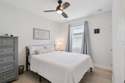 House in Winter Garden, Florida 3 bedrooms, 104.05 sq.m. № 2156263 - photo 10