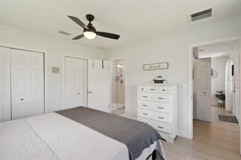 House in Winter Garden, Florida 3 bedrooms, 104.05 sq.m. № 2156263 - photo 11