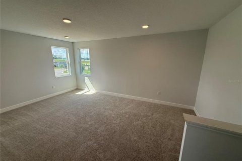 House in Apopka, Florida 5 bedrooms, 279.26 sq.m. № 1643130 - photo 17