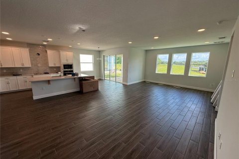 House in Apopka, Florida 5 bedrooms, 279.26 sq.m. № 1643130 - photo 9