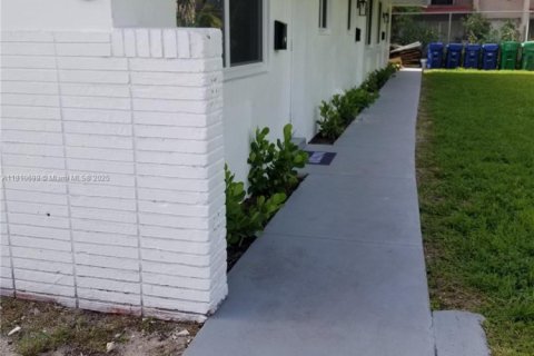 Casa en alquiler en Lauderhill, Florida, 1 dormitorio, 209.96 m2 № 1871487 - foto 1